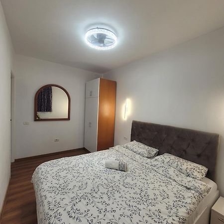 Appartamento Golden Stars Arad Esterno foto