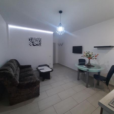 Appartamento Golden Stars Arad Esterno foto