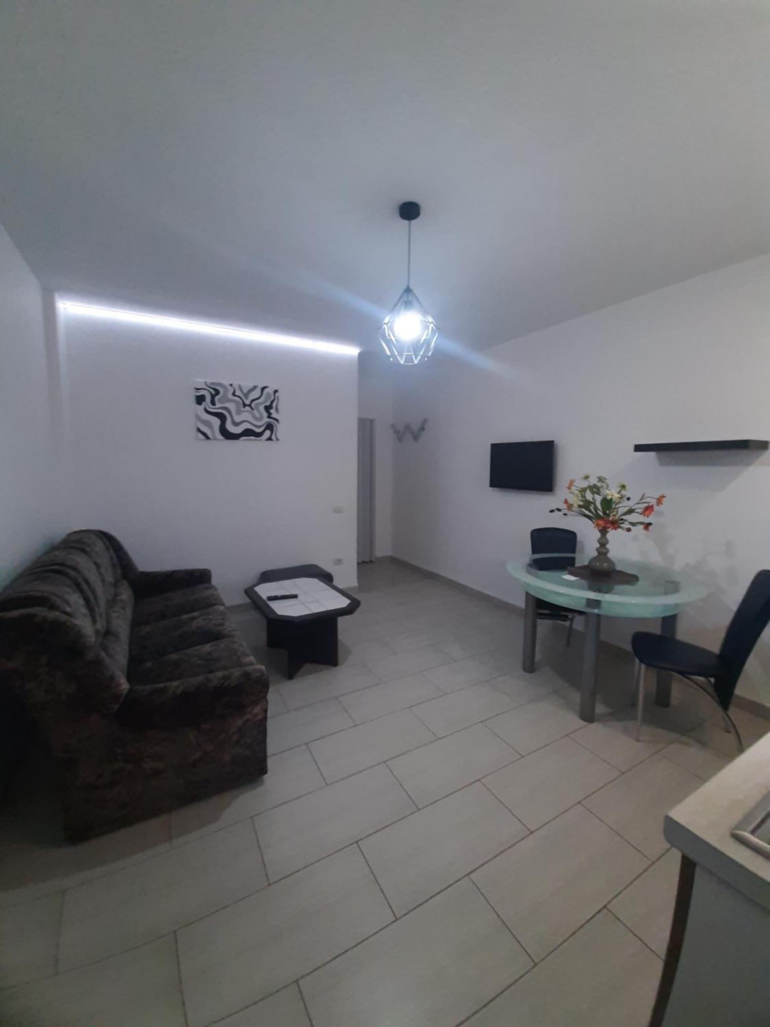 Appartamento Golden Stars Arad Esterno foto